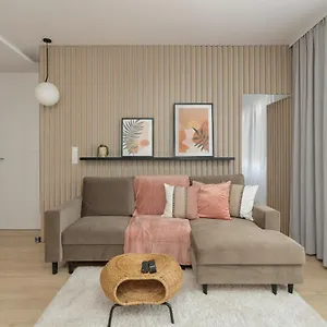 Elegant For 4 With Parking In By Renters Apartament