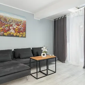 Stylowe I Eleganckie Studia Very Berry W Poznaniu By Renters Apartament